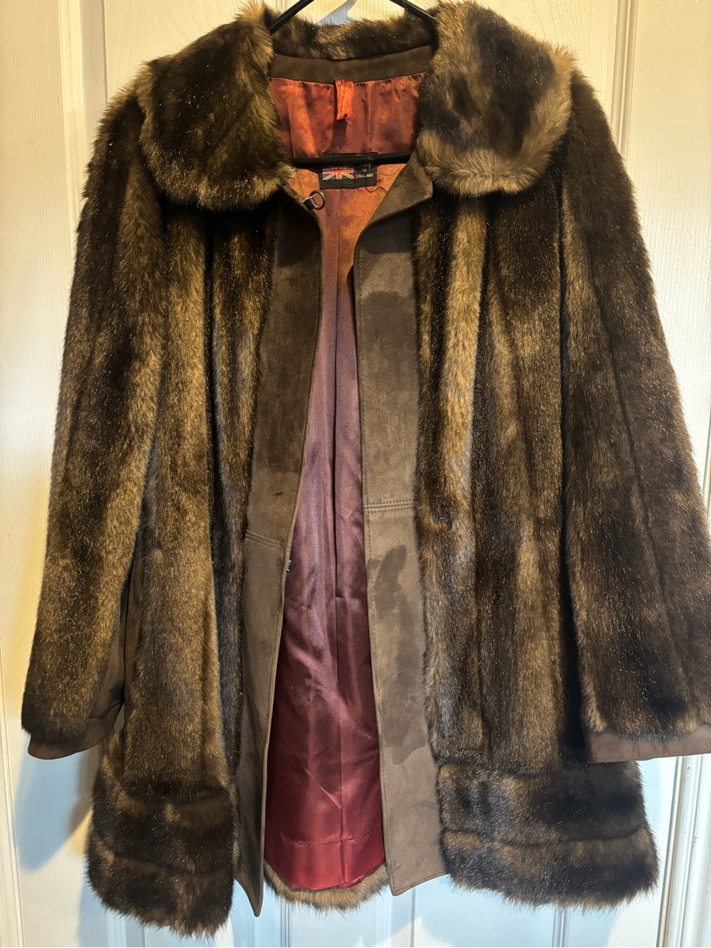 Gorgeous Women's Vintage Brown Fur Coat with Plush Collar size Small/Medium